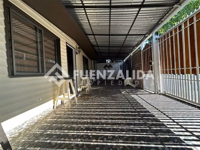 Casa en venta de 6 dorm. en Cerro Navia