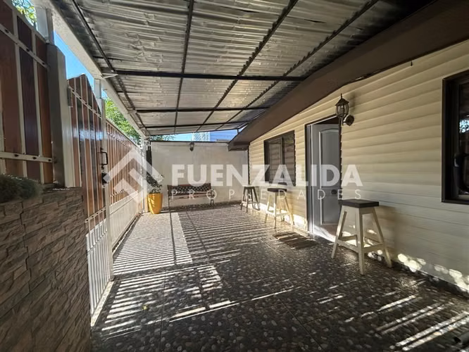 Casa en venta de 6 dorm. en Cerro Navia