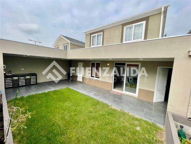 Casa en condominio de 3 dorm. en Padre Hurtado