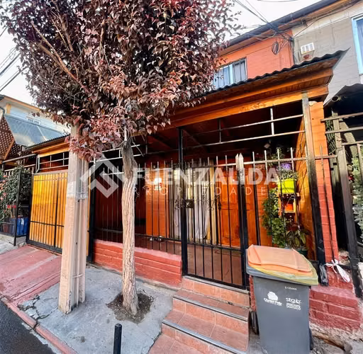 Casa en venta de 4 dorm. en Maipú