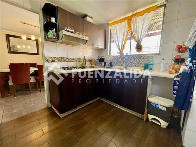 Casa en venta de 4 dorm en El Rosal de Maipú