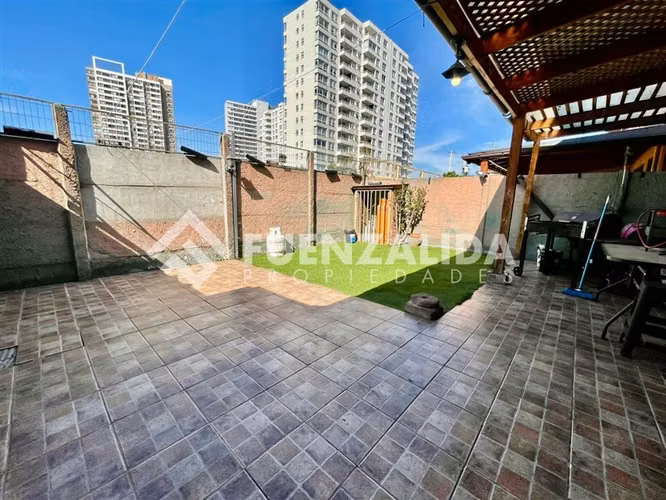 Casa en venta de 4 dorm en El Rosal de Maipú
