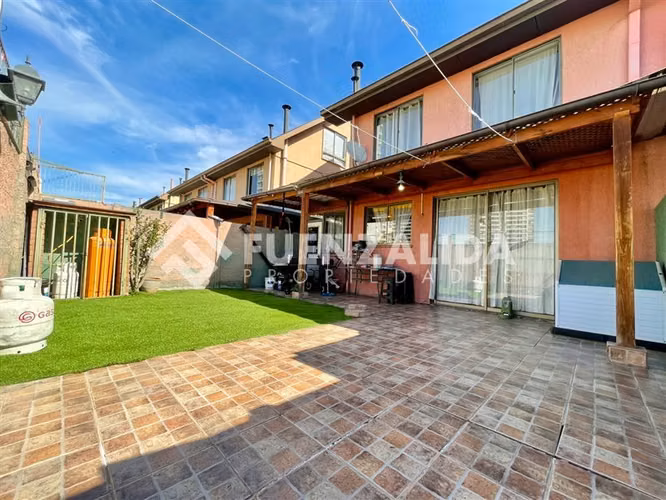 Casa en venta de 4 dorm en El Rosal de Maipú