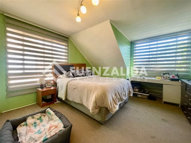 Casa en venta de 4 dorm en El Rosal de Maipú