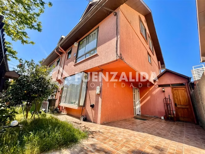 Casa en venta de 4 dorm en El Rosal de Maipú