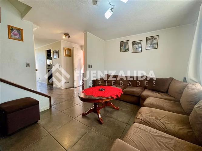 Casa en venta de 4 dorm en El Rosal de Maipú