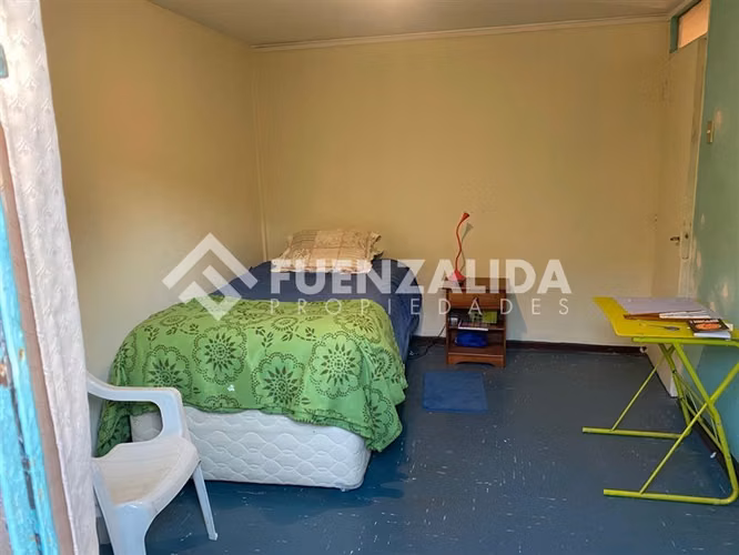 Casa en venta de 5 dorm. metro Santiago Bueras