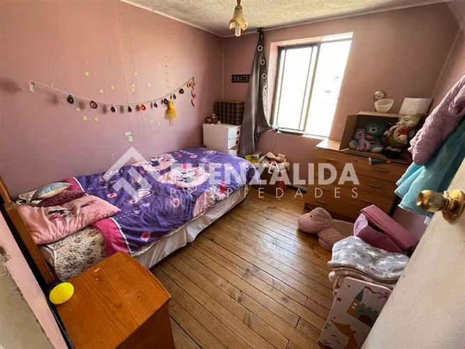 Casa aislada en venta de 3 dorm 2 baños. en Maipú