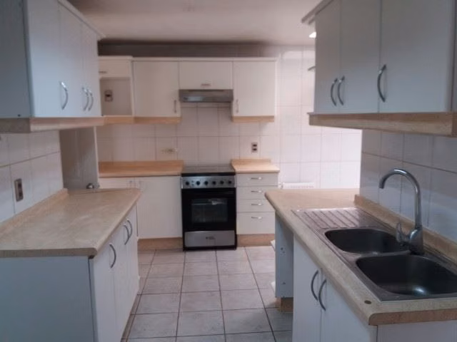 Casa en venta de 5 dorm. en Peñalolén Condominio cerrado