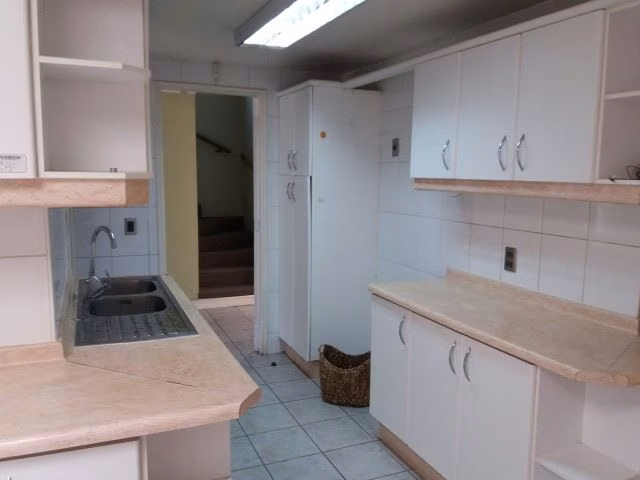 Casa en venta de 5 dorm. en Peñalolén Condominio cerrado