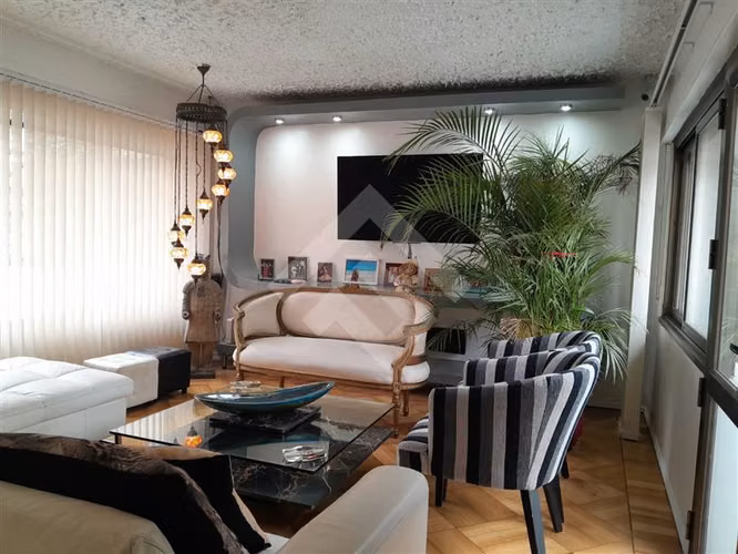 Casa habitacional o comercial, sector Metro Eyzaguirre