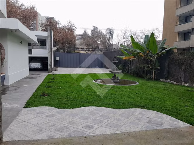 Local Comercial, sector Metro Eyzaguirre