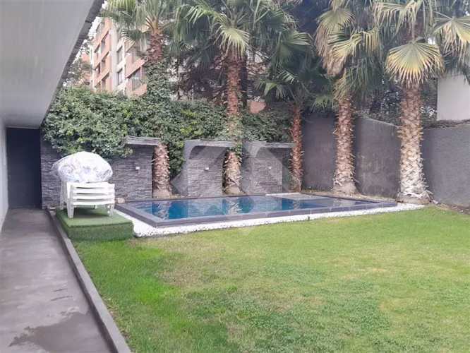 Local Comercial, sector Metro Eyzaguirre