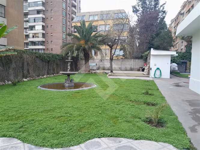 Local Comercial, sector Metro Eyzaguirre