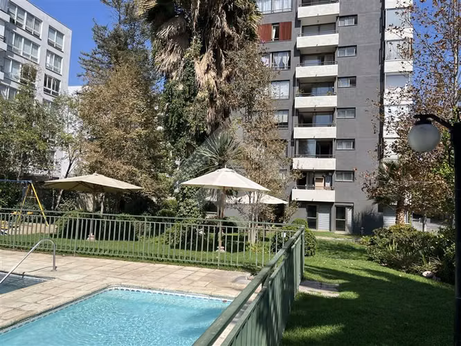 1 dorm., 1 baño, 1 est., 1 bod., esq. Av. P. de Valdivia
