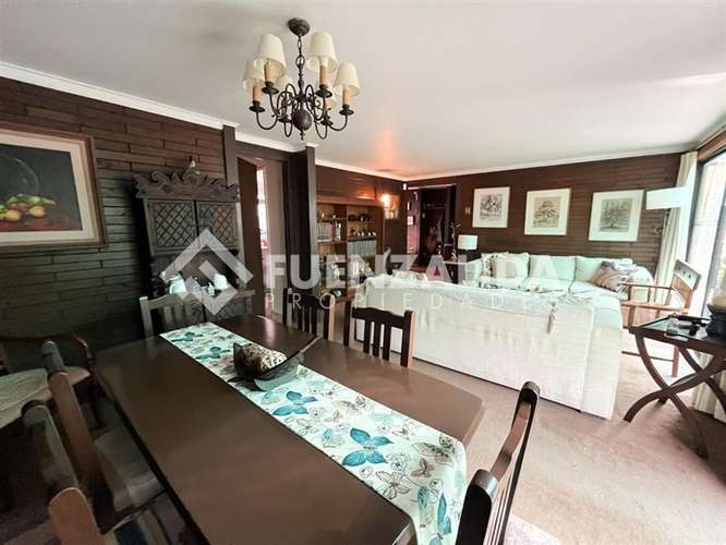Casa en venta de 4 dorm. en Las Condes