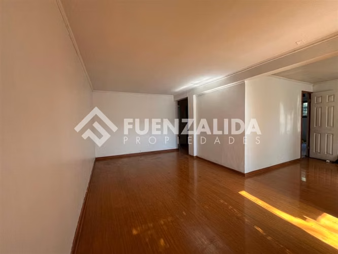 Casa en venta de 4 dorm. en La Florida