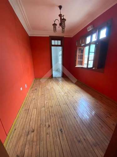 Casa en venta de 5 dorm. en Santiago