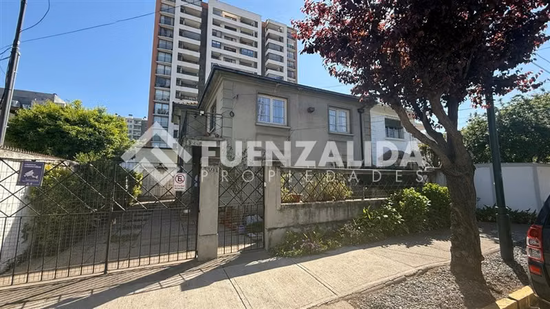 Casa en venta de 4 dorm. en Ñuñoa