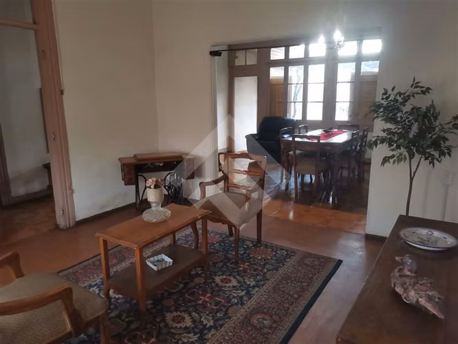 Casa en venta de 7 dorm. en Providencia - Imagen 2