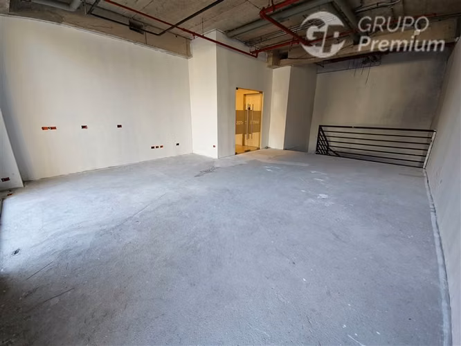 Local Comercial en arriendo en Obra Gruesa 165 M