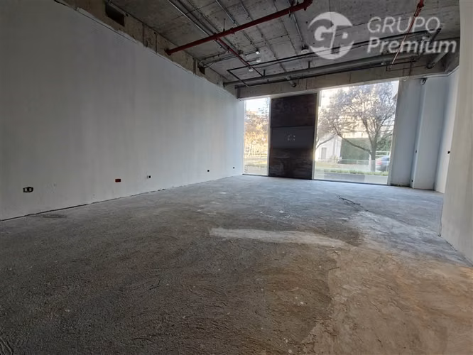 Local Comercial en arriendo en Obra Gruesa 165 M