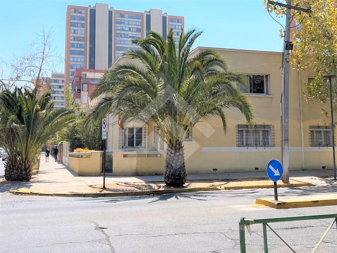 Casa en venta de 6 dorm. en Ñuñoa