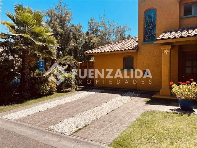 Casa en venta de 4 dorm. en Peñalolén - Imagen 2