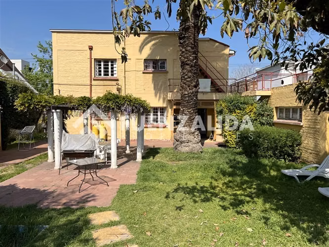 Casa en venta de 4 dorm. en Ñuñoa