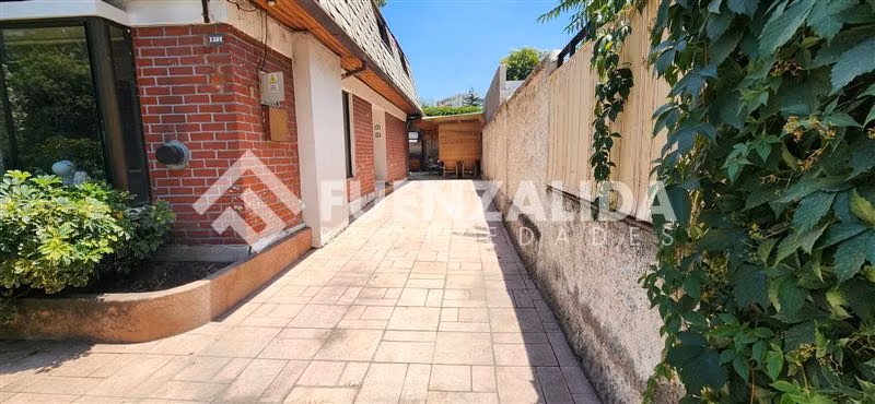 Casa en venta de 5 dorm. en Las Condes