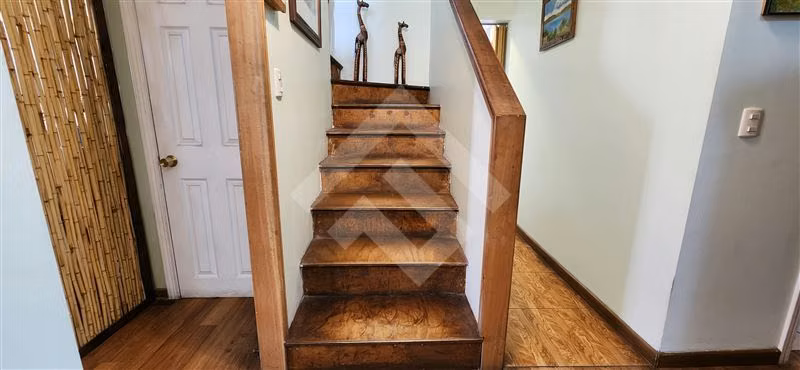 Casa en venta de 5 dorm. en Peñalolén