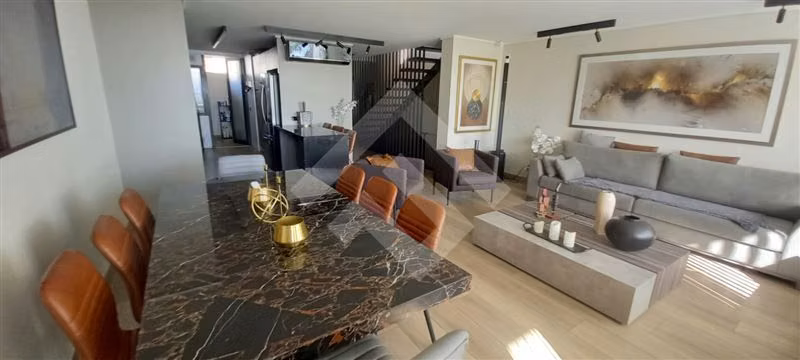 Impecable depthouse en venta de 2 dorm. en Peñalolén