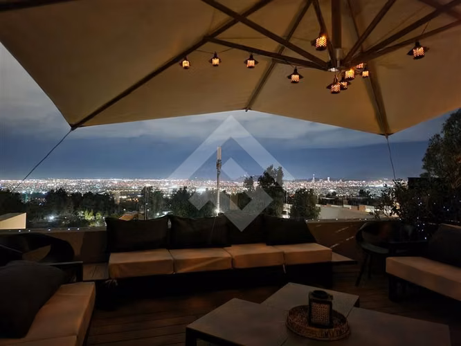 Impecable depthouse en venta de 2 dorm. en Peñalolén