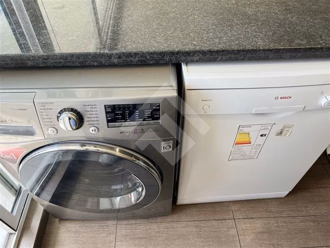 Amplio departamento en venta de 4 dorm. en Peñalolén