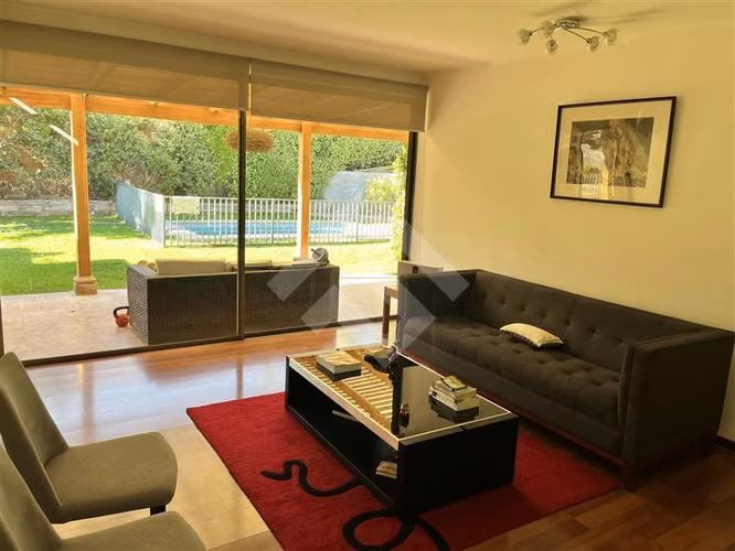 Casa venta de 4 dorm. estar, piscina, quincho, en Peñalolén