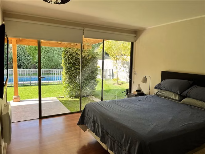 Casa venta de 4 dorm. estar, piscina, quincho, en Peñalolén