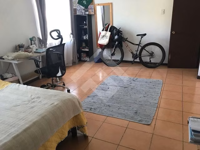 Casa en venta de 4 dorm. en Peñalolén