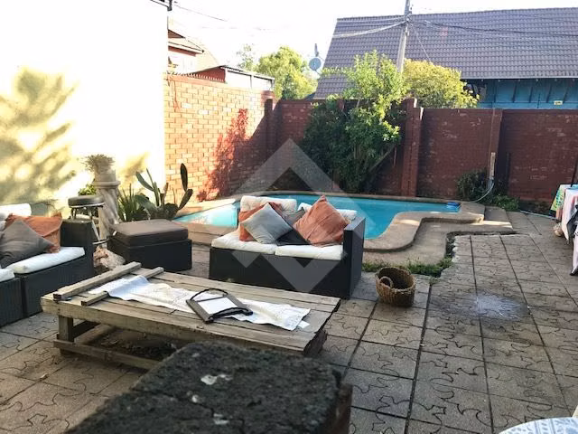 Casa en venta de 4 dorm. en Peñalolén