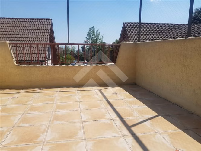 Casa en venta de 3 dorm. en Peñalolén