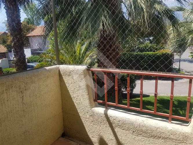 Casa en venta de 3 dorm. en Peñalolén