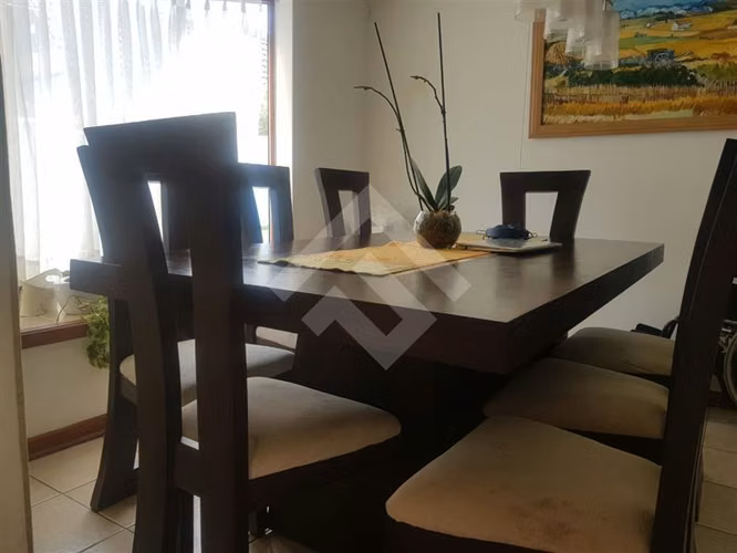 Casa en venta de 3 dorm. en Peñalolén