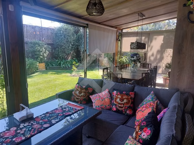 Casa en venta de 5 dorm. en Peñalolén