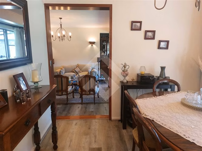 Casa en venta de 5 dorm. en Peñalolén