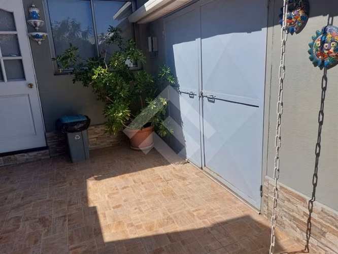 Casa en venta de 5 dorm. en Peñalolén