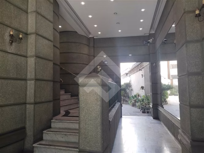 Oficina en arriendo frente al cerro Santa Lucia