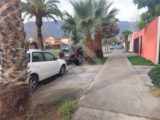 Casa en venta de 3 dorm. en Peñalolén - Imagen 4