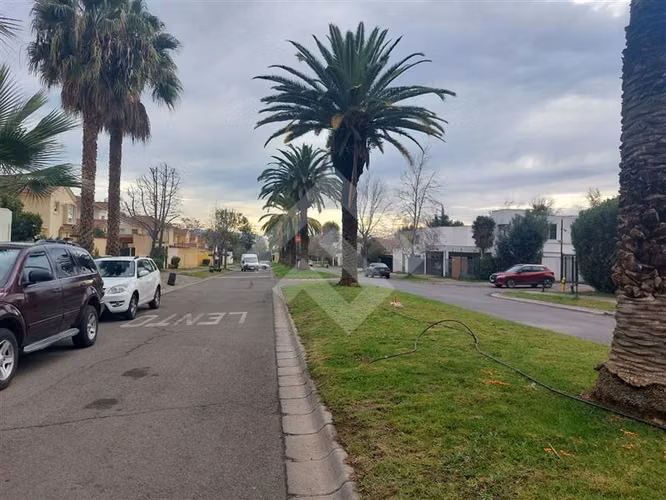 Casa en venta de 3 dorm. en Peñalolén