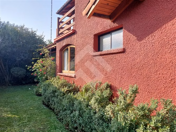 Casa en venta de 4 dorm. en La Reina