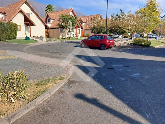 Casa en venta de 5 dorm. en Peñalolén