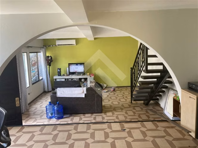 Local comercial funcionando + casa 3 d. 2 b Peñalolén